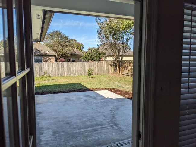 Building Photo - 3BD 2BA House for rent in Bluebonnet Subdi...