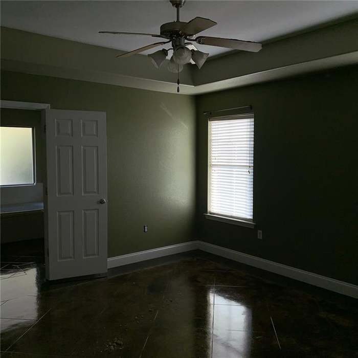 Building Photo - 39364 W Brookfield Dr
