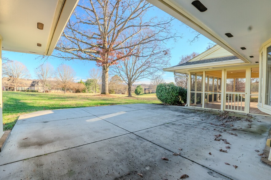 Building Photo - 218 Baltusrol Rd