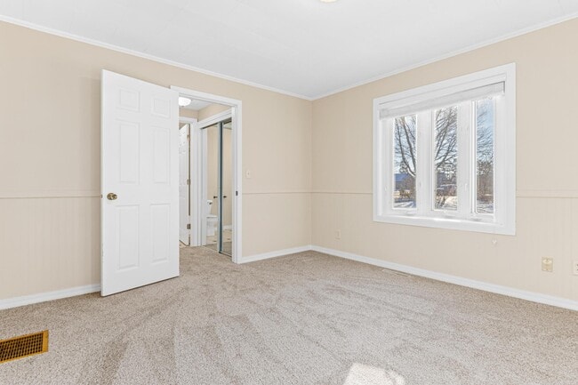 Building Photo - 701-35 Wisconsin Ave