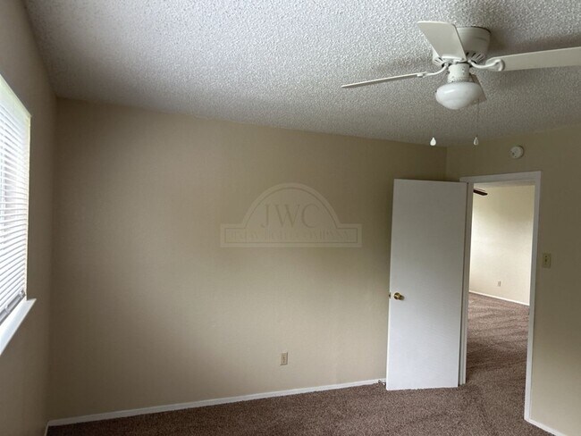 Building Photo - 1516 Jefferis Ave