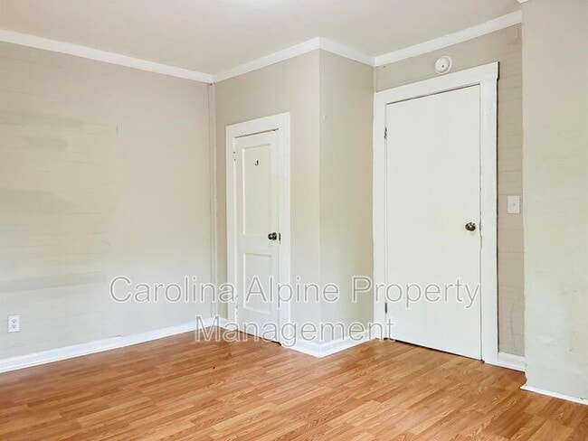 Building Photo - 918 Airline Ext