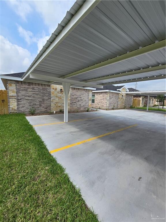 Building Photo - 2809 E Israel Ave