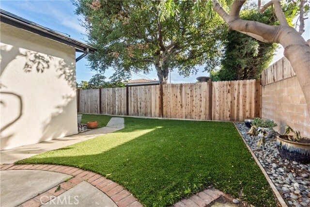 Building Photo - 25046 Feijoa Ave