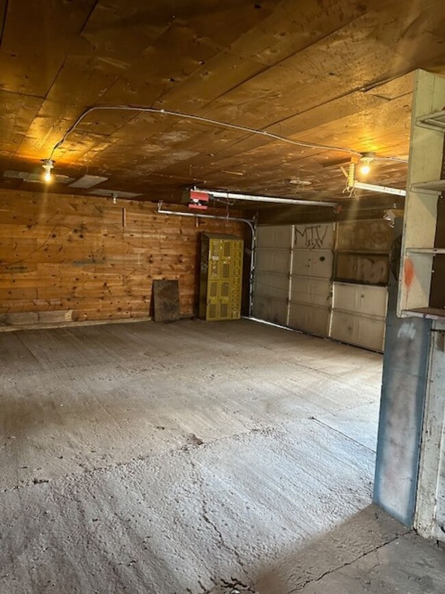 Building Photo - Remodeled 4 bedroom home in Target Range