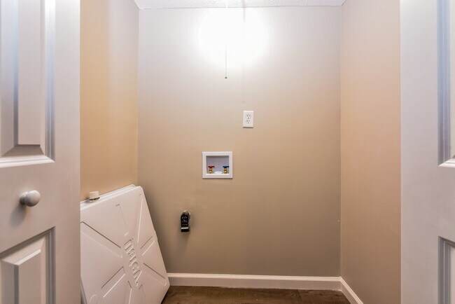 Building Photo - 1569 Cherry Hill Ln SW