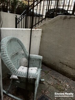 Building Photo - 20 Queensberry St