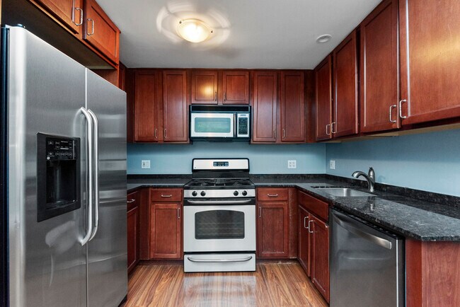 Building Photo - 2300 N Commonwealth Ave