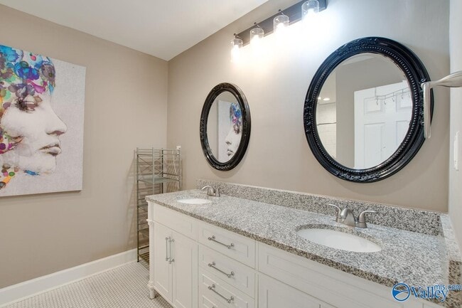 Building Photo - 805 Rison Ave NE