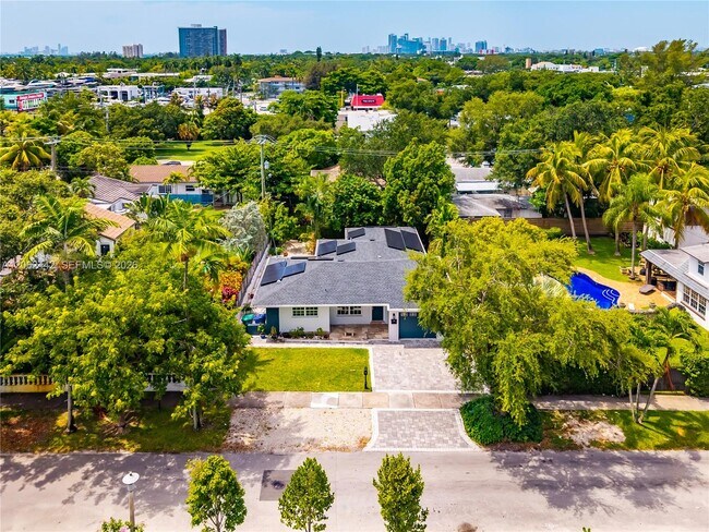 Building Photo - 680 NE 81st St
