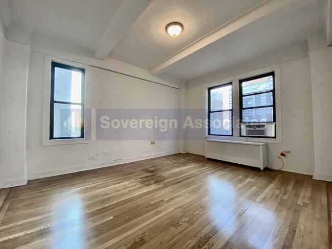 Building Photo - 308 W 104th St