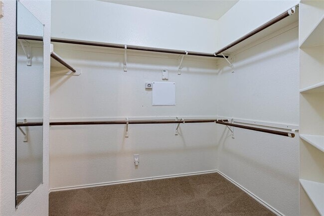 Building Photo - 12021 Pecangate Way