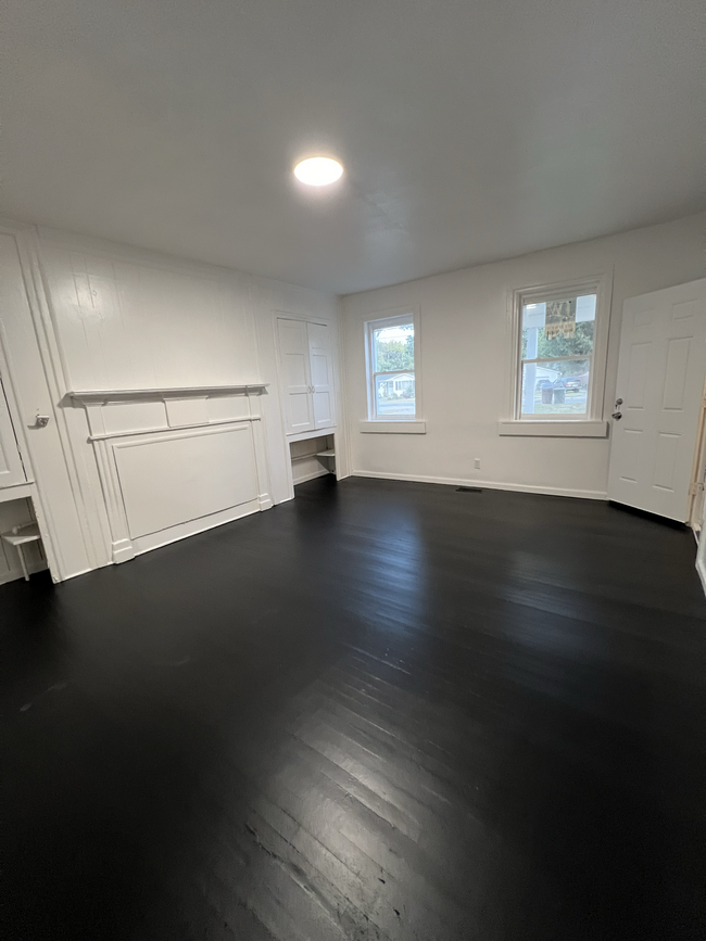 Building Photo - 3203 Tytus Ave