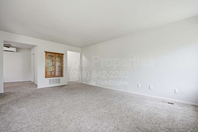 Building Photo - 1109 S Ellison Ave