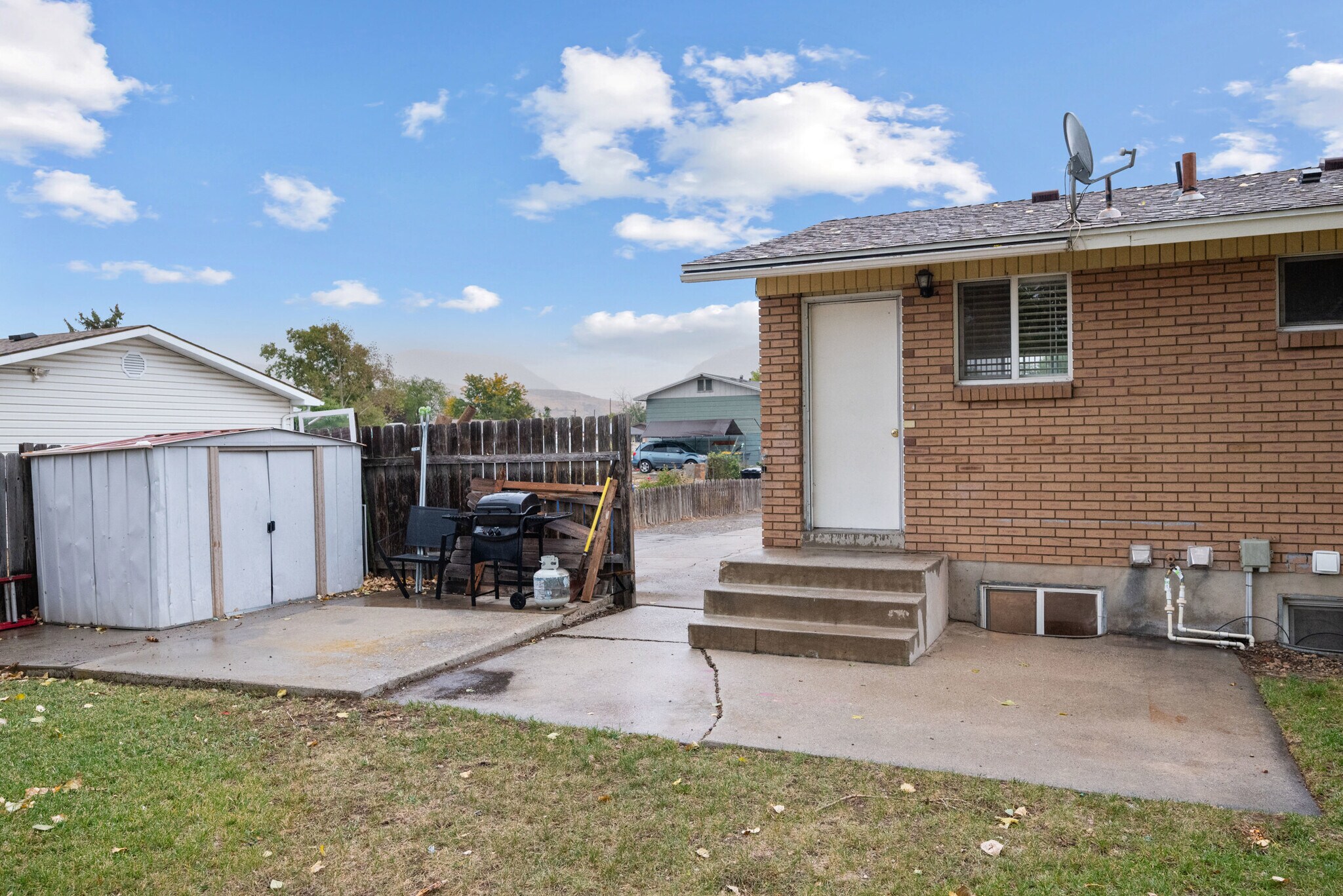Building Photo - 287 N 300 W