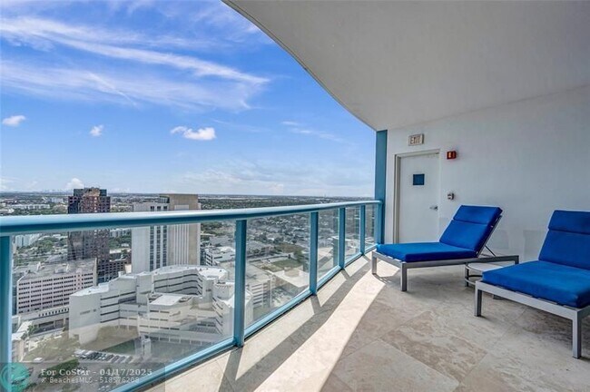 Building Photo - 333 Las Olas Way