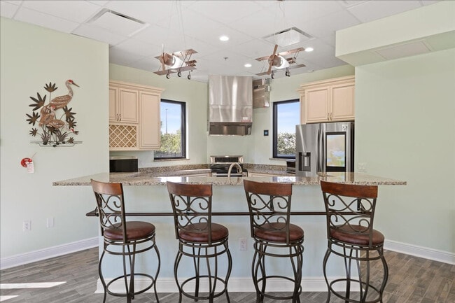 Building Photo - 605 Kemp St