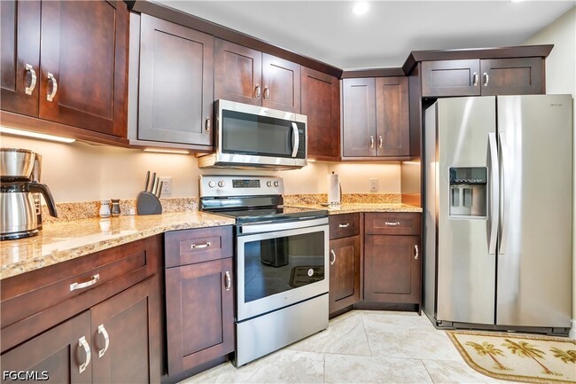 Building Photo - 1627 SW 14th St