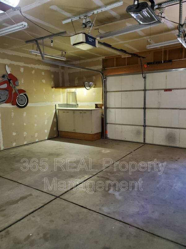Building Photo - 4925 W 8th Street Rd