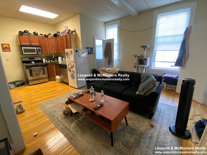 Building Photo - 298 Nahant Rd