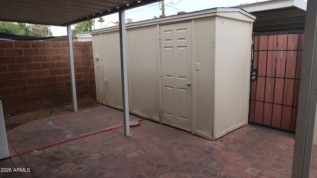 Building Photo - 1627 W Hazelwood St