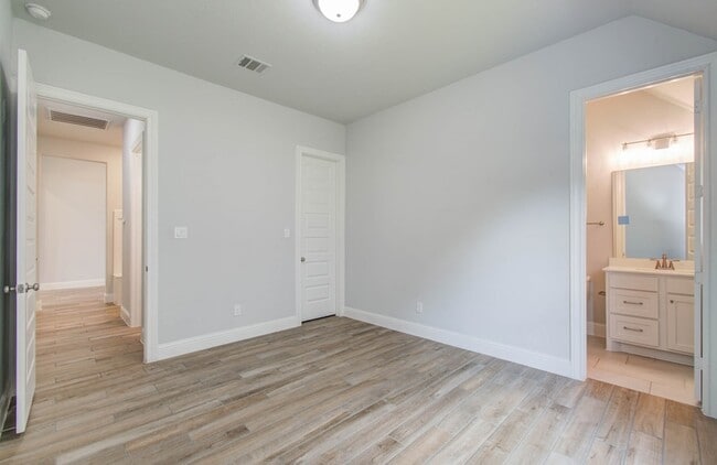 Building Photo - 28518 Jade Springs Ln