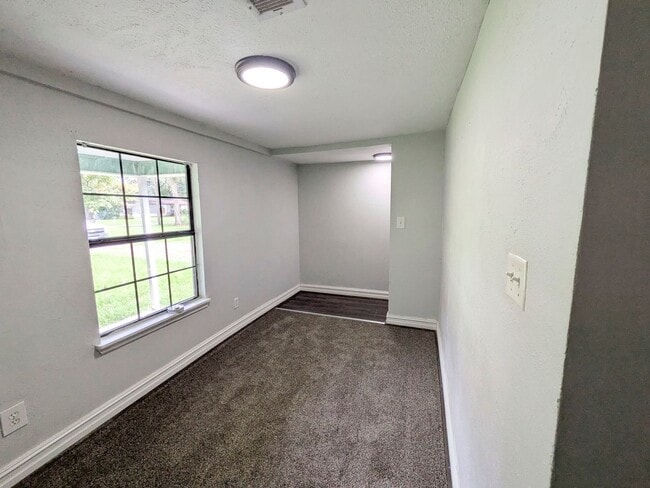 Building Photo - 1125 N Tannahill St
