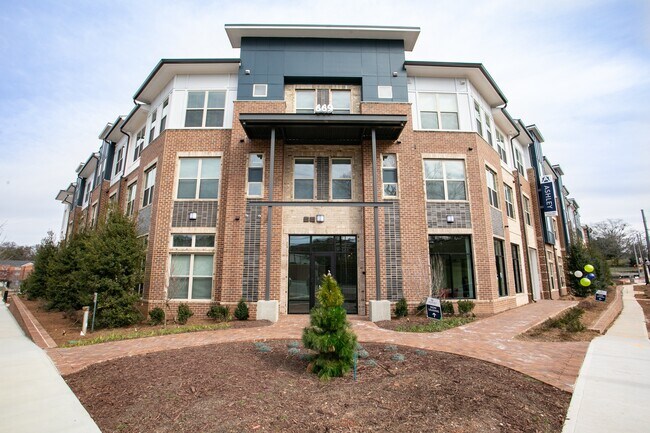 Building Photo - Ashley Scholars Landing I