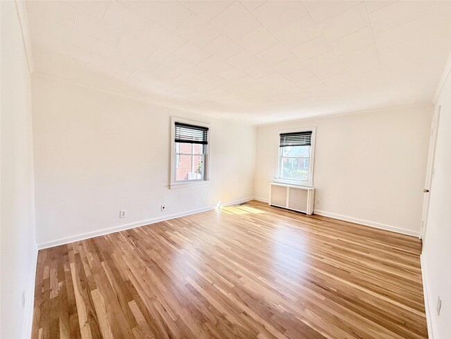 Building Photo - 529 Liberty Ave