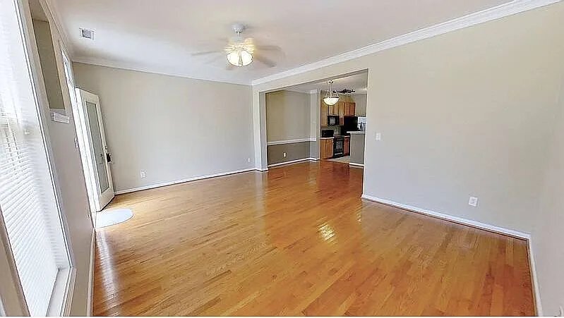 Building Photo - 513 Village Loop Dr
