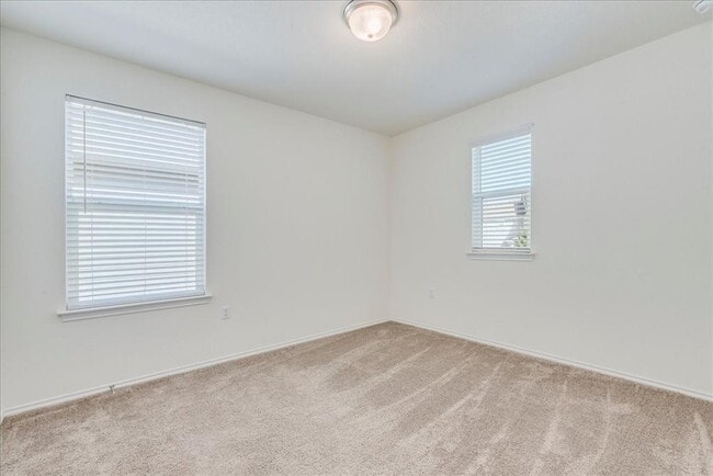 Building Photo - 815 Sandhill Branch Dr