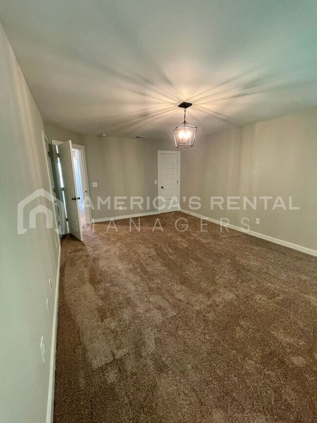 Building Photo - 321 Shiloh Creek Dr