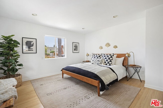 Building Photo - 11465 Cumpston St