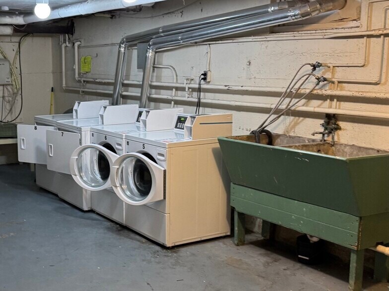 Building Photo - 5 Dexter St