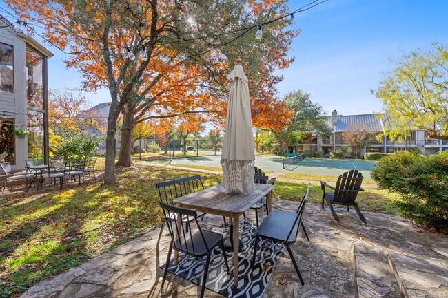 Building Photo - 112 World of Tennis Sq