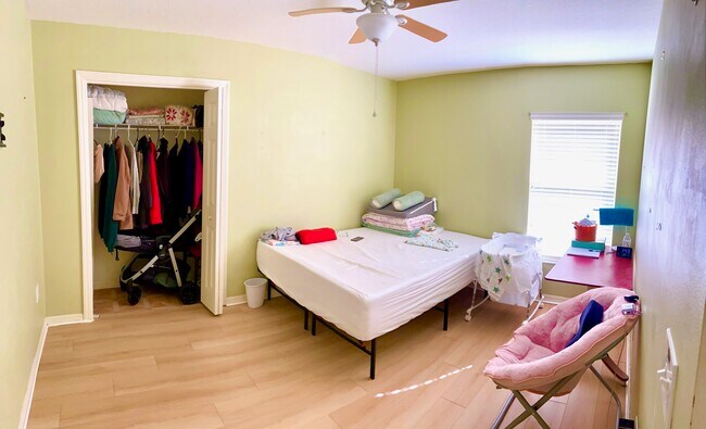 Building Photo - 22537 Roderick Dr