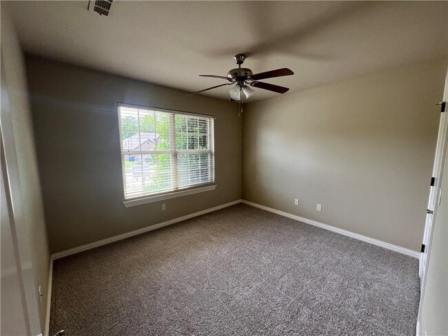 Building Photo - 3304 SW Briar Creek Ave