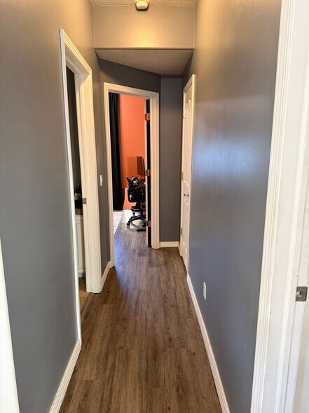 Building Photo - 70 N Main St