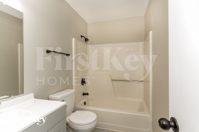 Building Photo - 10601 Parlor Rd