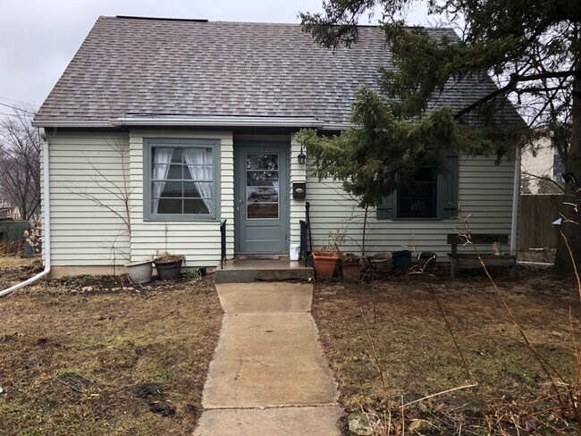 Primary Photo - 3234 Harvey St