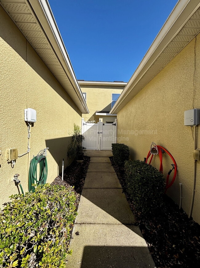 Building Photo - 13208 Sour Orange Dr