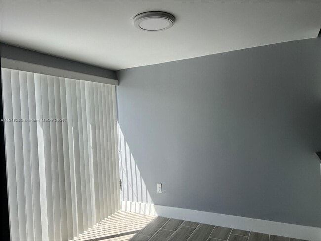 Building Photo - 12250 SW 113th Ln