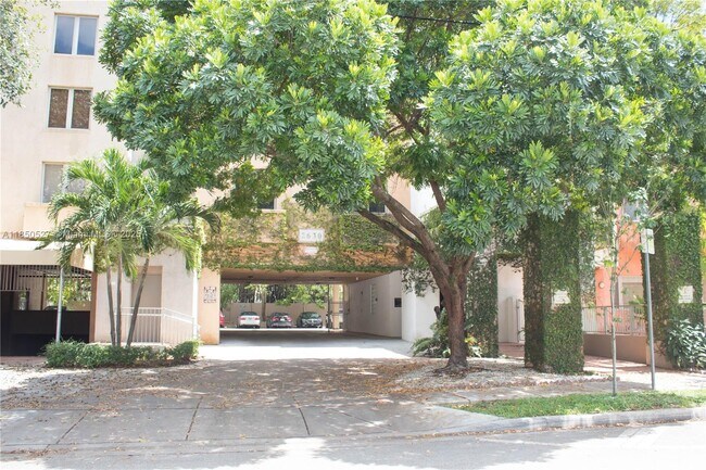Building Photo - 2630 SW 28th St