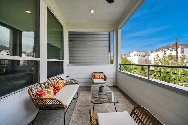 Building Photo - 1721 Eado Point Ln