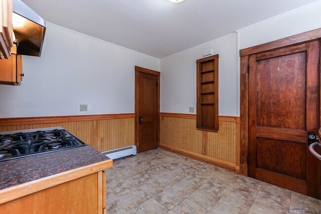 Building Photo - 44 Egerton Rd