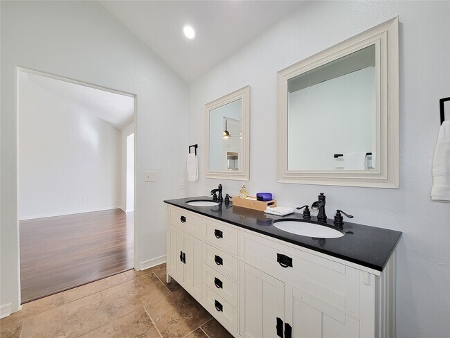 Building Photo - 5810 Forest Land Dr