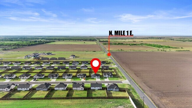 Building Photo - BRAND NEW HOMES FOR LEASE IN MERCEDES! CHO...