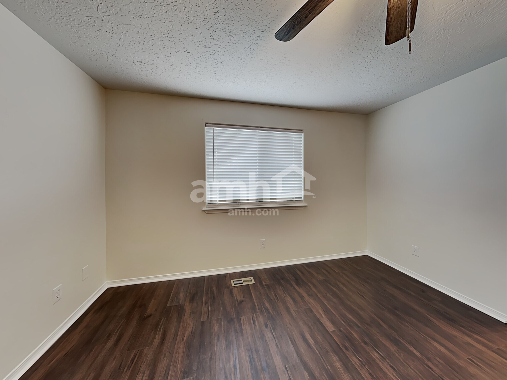 Building Photo - 536 N Copper River Dr