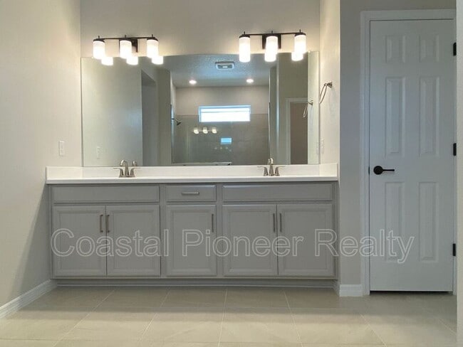 Building Photo - 28591 Cozy Creek Dr