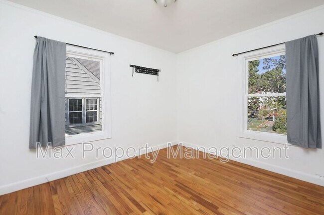 Building Photo - 1221 Broad St
